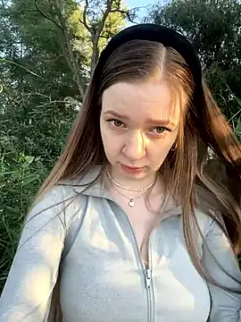 Snapshot of EvaWhite_ chatting on 09.16.25 EvaWhite online show from 09.16.25