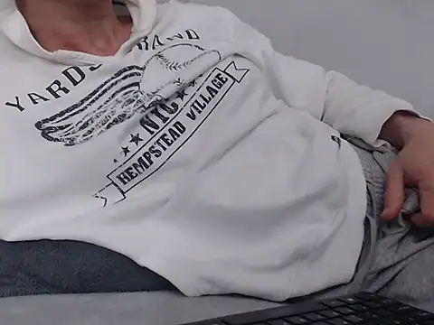 Snapshot of MikeyMaXXX chatting on 03.01.26 MikeyMaXXX online show from 03.01.26