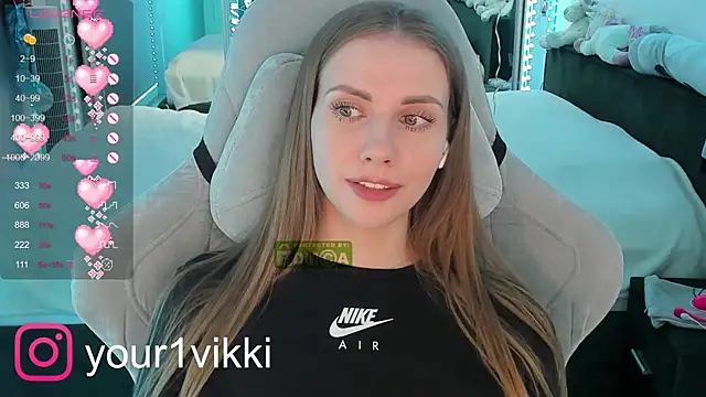 Snapshot of Vikki_Cheese chatting on 12.04.24 Vikki Cheese online show from 12.04.24