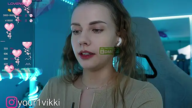 Snapshot of Vikki_Cheese chatting on 12.10.24 Vikki Cheese online show from 12.10.24