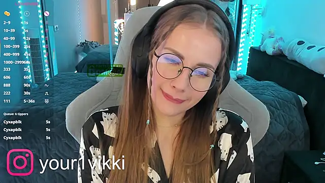 Snapshot of Vikki_Cheese chatting on 02.20.25 Vikki Cheese online show from 02.20.25