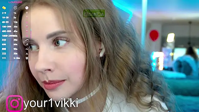 Snapshot of Vikki_Cheese chatting on 03.18.25 Vikki Cheese online show from 03.18.25