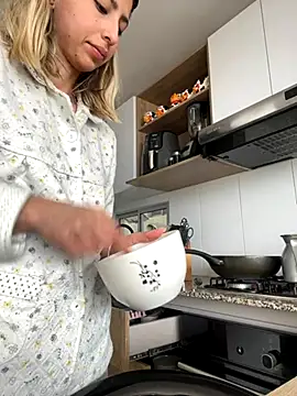 Ameellie online show from 09.13.25