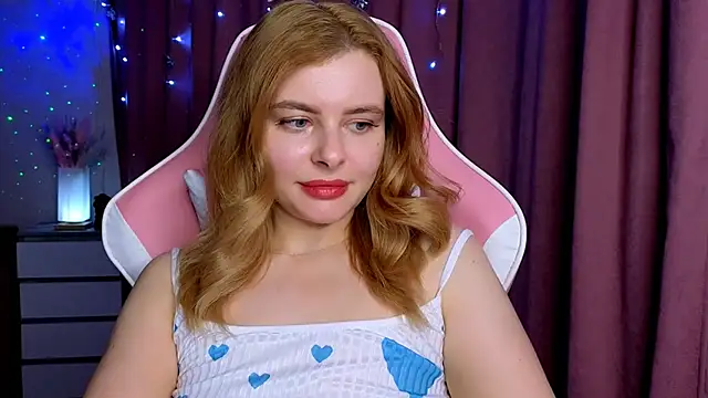 Snapshot of Day-off chatting on 10.03.25 Day-off online show from 10.03.25