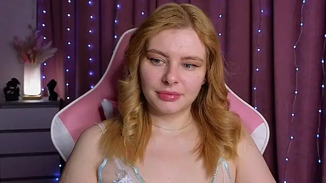 Snapshot of Day-off chatting on 11.09.25 Day-off online show from 11.09.25