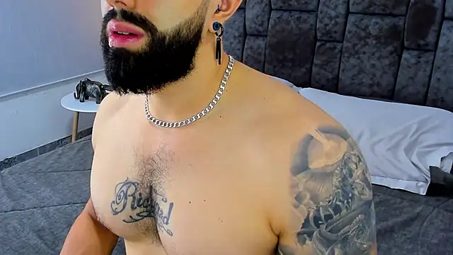 Snapshot of Zack_Froone chatting on 12.12.24 Zack Froone online show from 12.12.24