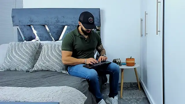 Snapshot of Zack_Froone chatting on 10.23.25 Zack Froone online show from 10.23.25