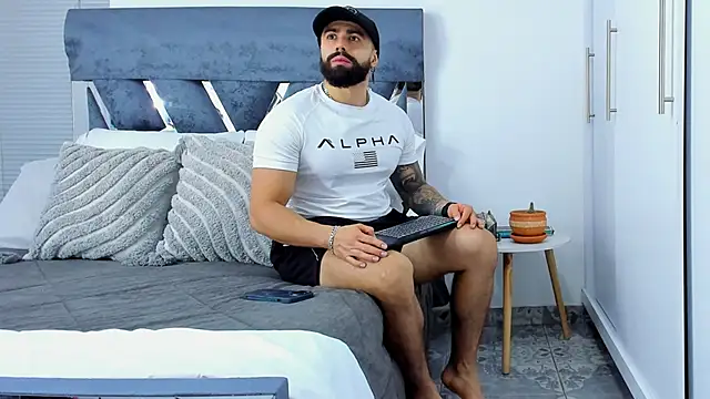 Snapshot of Zack_Froone chatting on 10.30.25 Zack Froone online show from 10.30.25