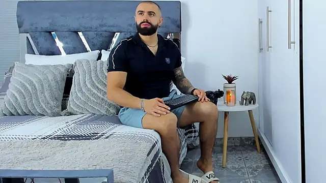 Snapshot of Zack_Froone chatting on 11.15.25 Zack Froone online show from 11.15.25