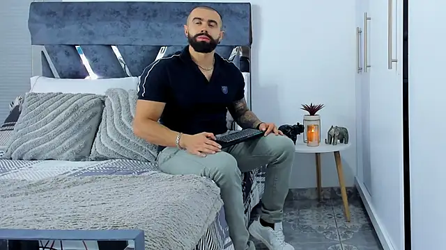 Snapshot of Zack_Froone chatting on 11.24.25 Zack Froone online show from 11.24.25