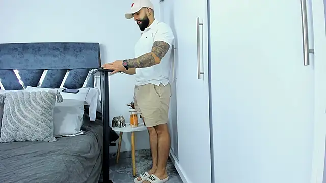 Snapshot of Zack_Froone chatting on 12.05.25 Zack Froone online show from 12.05.25