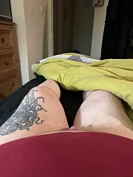 Snapshot of chatting on 11.27.25 online show from 11.27.25