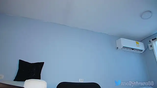 mollyrivera online show from 09.22.25