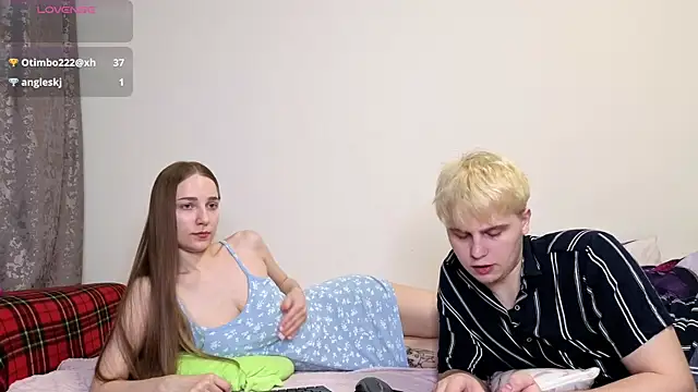 Emily and Ilumi online show from 01.18.26