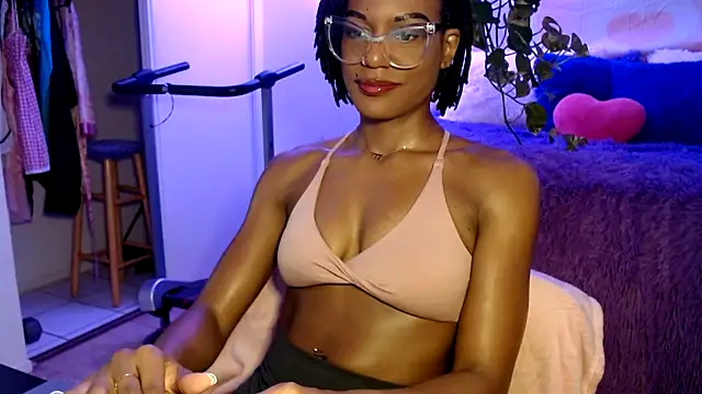 Snapshot of CocoSage chatting on 12.01.25 CocoSage online show from 12.01.25