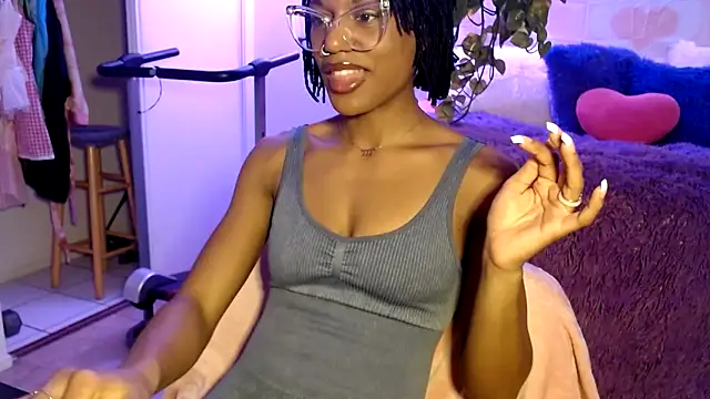 Snapshot of CocoSage chatting on 12.17.25 CocoSage online show from 12.17.25