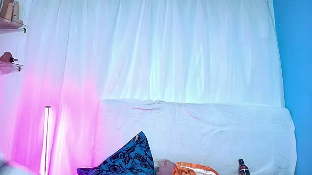 Snapshot of Natasha_Wilde_ chatting on 12.19.24 Natasha Wilde online show from 12.19.24