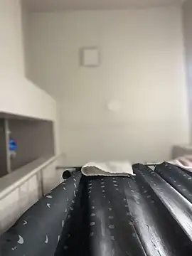 4kUsh2Fashion0 online show from 01.17.25