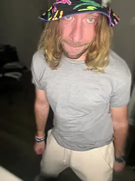 4kUsh2Fashion0 online show from 01.20.25