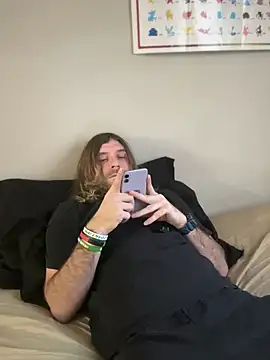 4kUsh2Fashion0 online show from 01.20.25