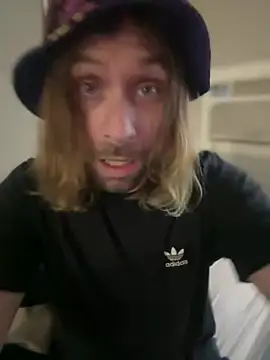 4kUsh2Fashion0 online show from 01.21.25