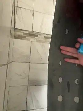 4kUsh2Fashion0 online show from 02.15.25