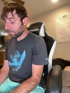 4kUsh2Fashion0 online show from 09.15.25