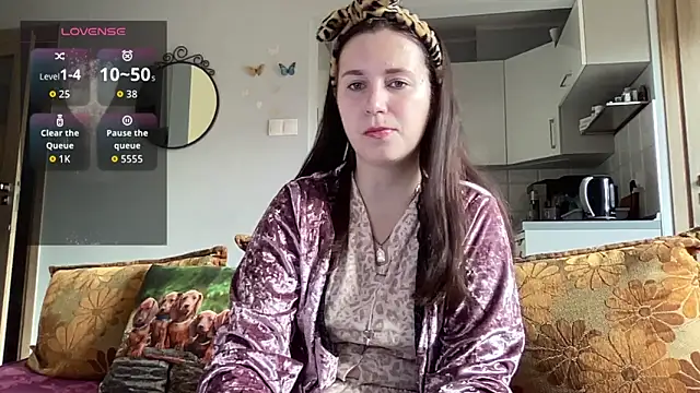 Teylor Love online show from 10.23.25