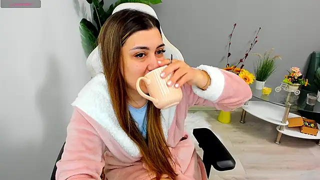Snapshot of EveEvian chatting on 05.17.26 EveEvian online show from 05.17.26