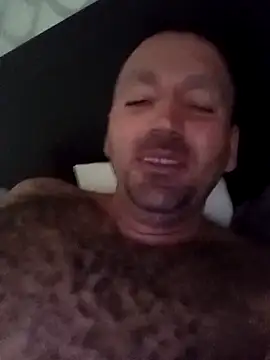 Snapshot of florin421 chatting on 03.10.26 florin421 online show from 03.10.26