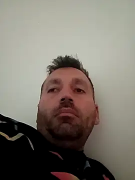 Snapshot of florin421 chatting on 04.14.26 florin421 online show from 04.14.26