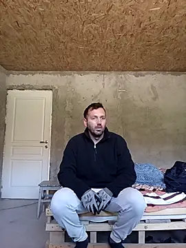 Snapshot of florin421 chatting on 04.19.26 florin421 online show from 04.19.26