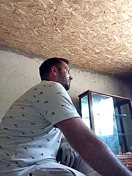 Snapshot of florin421 chatting on 04.25.26 florin421 online show from 04.25.26