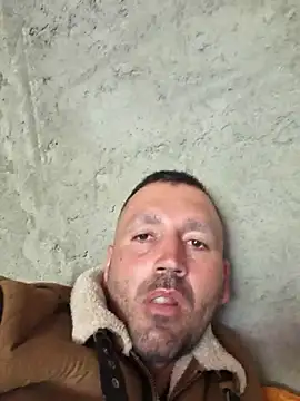 Snapshot of florin421 chatting on 05.01.26 florin421 online show from 05.01.26