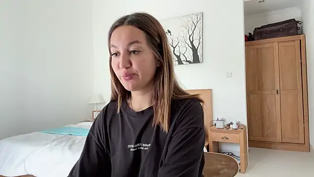 Nelly Fischer online show from 11.21.25