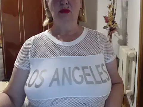 Secretfox online show from 09.18.25