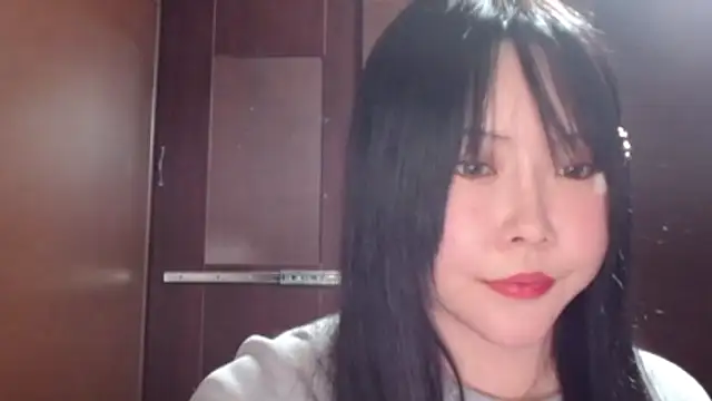 Snapshot of NATINATU252525 chatting on 04.19.26 NATINATU252525 online show from 04.19.26