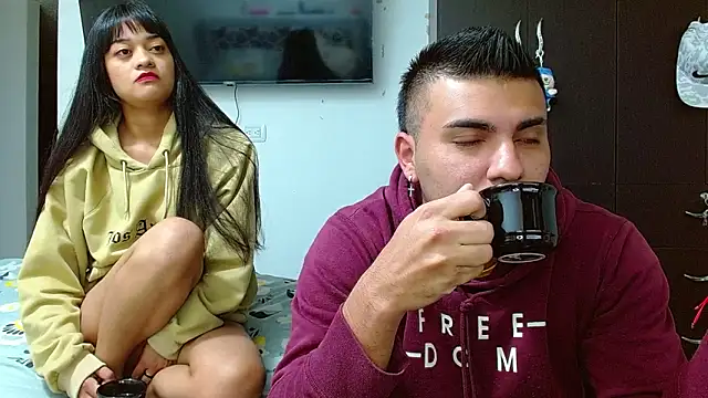 Snapshot of 2ScarletandRyan8 chatting on 12.21.24 2ScarletandRyan8 online show from 12.21.24