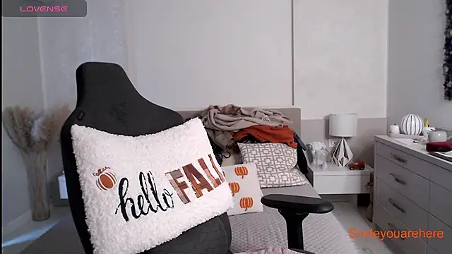 Smileyouarehere online show from 11.16.25