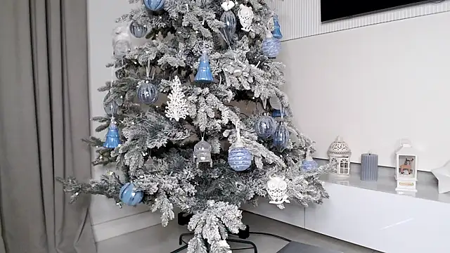 Smileyouarehere online show from 12.22.25