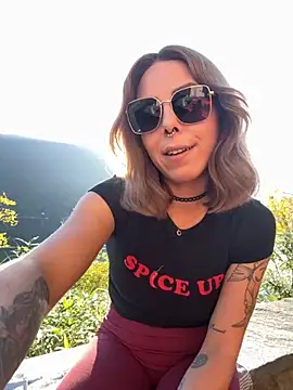 Snapshot of Mia_Railey chatting on 11.04.25 Mia Railey online show from 11.04.25