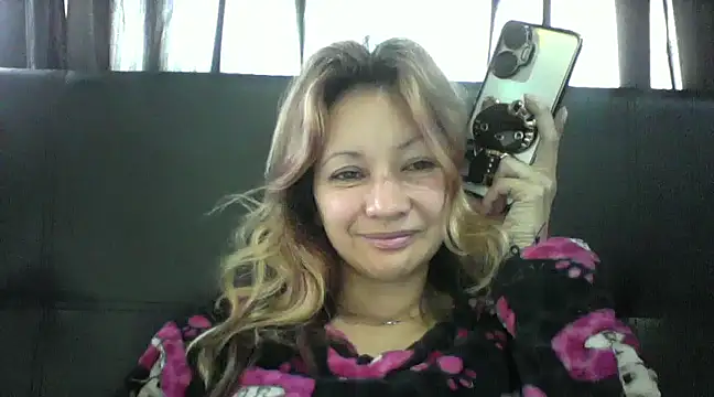 Snapshot of Paulita_x3 chatting on 03.20.25 Paulita x3 online show from 03.20.25