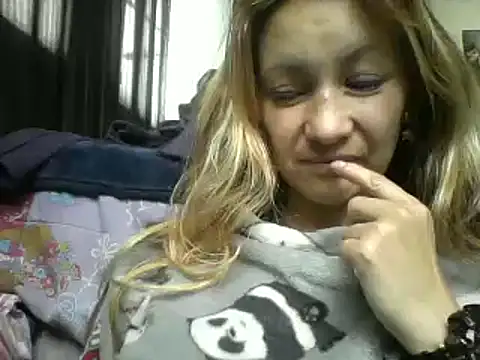Snapshot of Paulita_x3 chatting on 06.28.26 Paulita x3 online show from 06.28.26