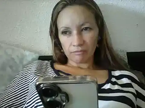 Snapshot of Paulita_x3 chatting on 07.27.26 Paulita x3 online show from 07.27.26