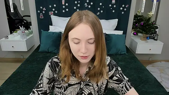 Snapshot of Cowell_Adelina chatting on 01.14.25 Cowell Adelina online show from 01.14.25