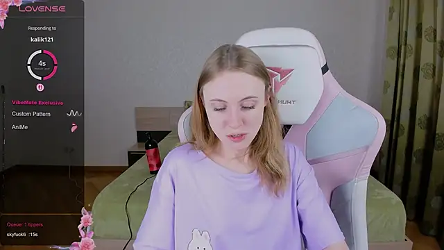 Snapshot of Cowell_Adelina chatting on 03.09.25 Cowell Adelina online show from 03.09.25