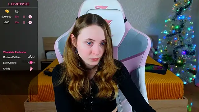 Snapshot of Cowell_Adelina chatting on 01.10.26 Cowell Adelina online show from 01.10.26