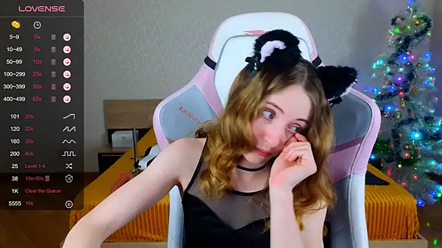 Snapshot of Cowell_Adelina chatting on 01.11.26 Cowell Adelina online show from 01.11.26