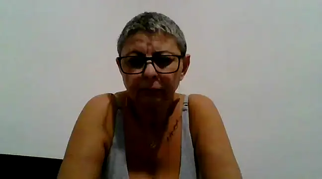 Snapshot of roseblak42 chatting on 02.04.25 roseblak42 online show from 02.04.25