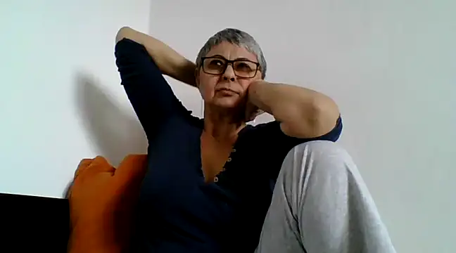 Snapshot of roseblak42 chatting on 03.15.25 roseblak42 online show from 03.15.25